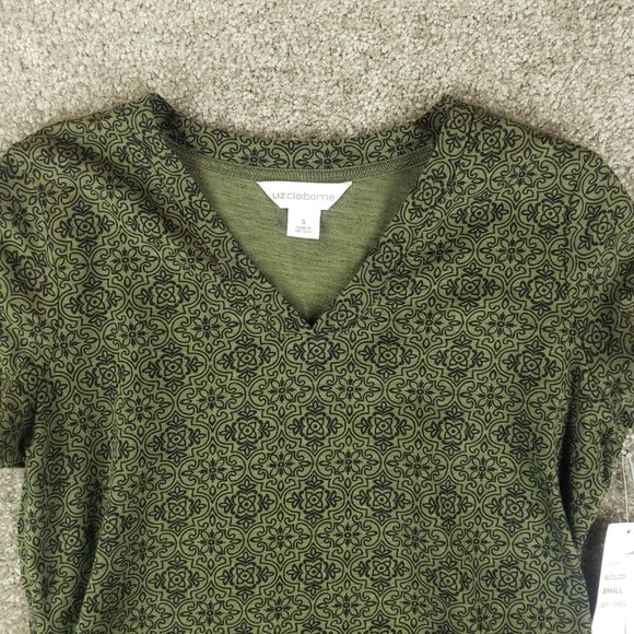 NWT Liz Claiborne Shirt Small S Womens Green Short Sleeve V Neck Cotton Top - Picture 2 of 10